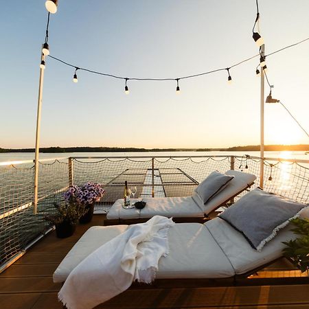 Domek Na Wodzie - Houseboat -Sauna, Taras Na Dachu, Dwie Sypialnie Mikołajki Dış mekan fotoğraf
