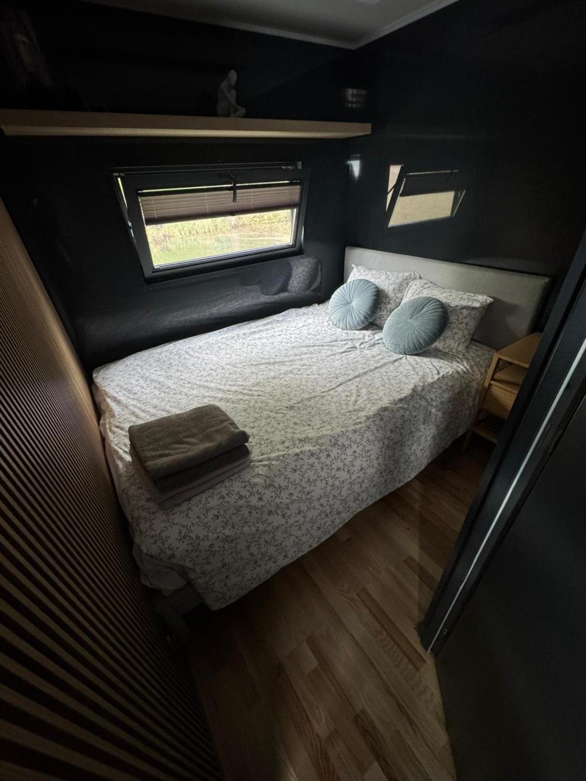 Domek Na Wodzie - Houseboat -Sauna, Taras Na Dachu, Dwie Sypialnie Mikołajki Dış mekan fotoğraf